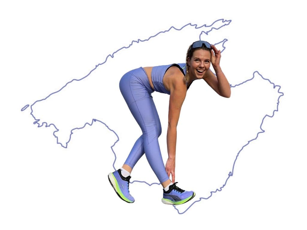 Joyce vor dem Umriss von Mallorca